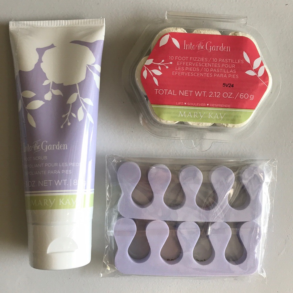 NWT MaryKay pedicure set